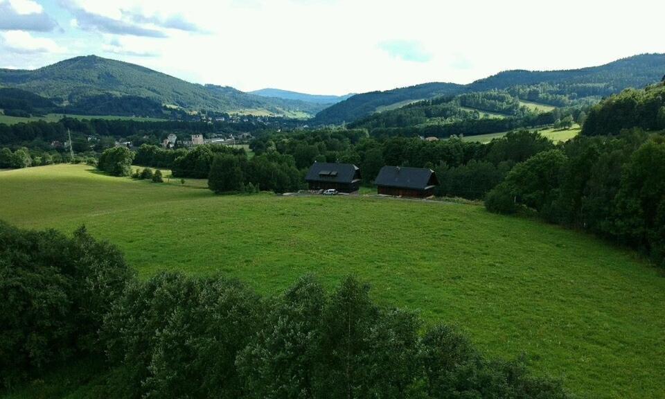 Готель U Dvou Studni Лоучна-над-Десноу Екстер'єр фото