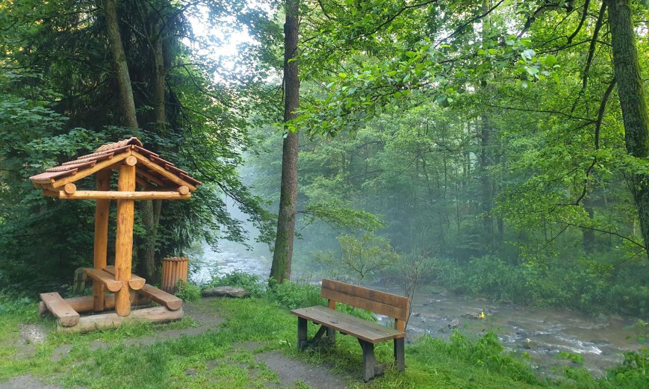Готель U Dvou Studni Лоучна-над-Десноу Екстер'єр фото